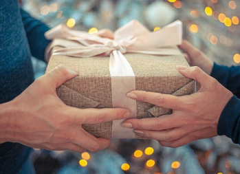 Корисні подарунки для чоловіків | Добірка від Fonarik.ua