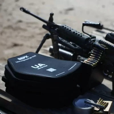 Комплект бронеплит поліетиленових Ukrarmor 3 класу. Вага 3.6 кг. Розмір XL (27.5х35 см.) комплект 