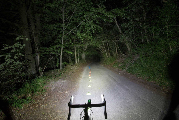 Передня велофара Lezyne POWER DRIVE 1100i LOADED чорний 1100 люменів Y12 