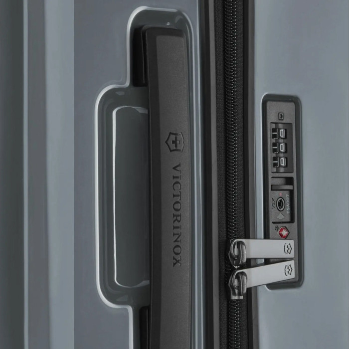 Валіза Victorinox AIROX/Silver Середня 