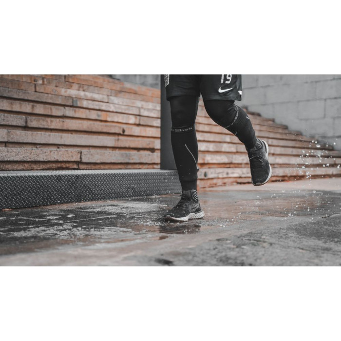 Водонепроникні шкарпетки Dexshell Mudder, чорні з сірими смужками, M 