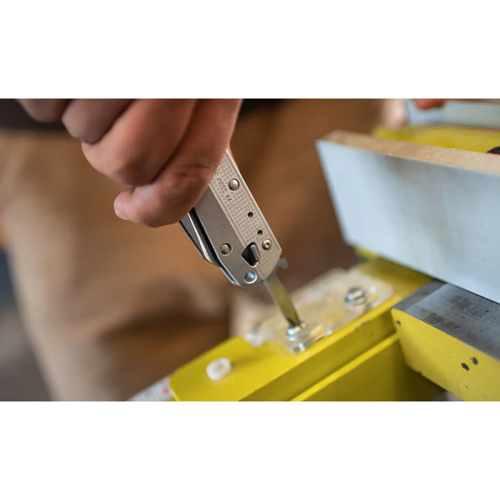 Ніж-мультитул Leatherman Free K4x Silver (832662) 