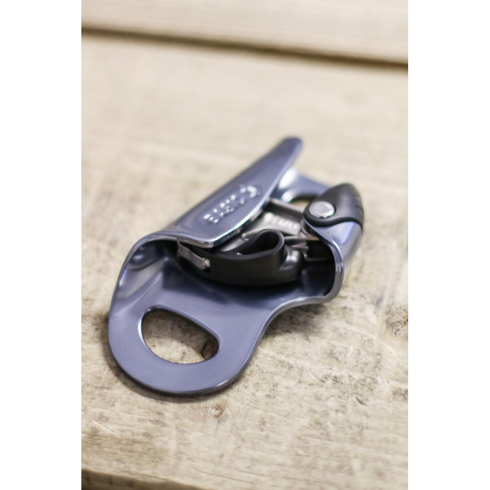 Затискач Petzl Basic 