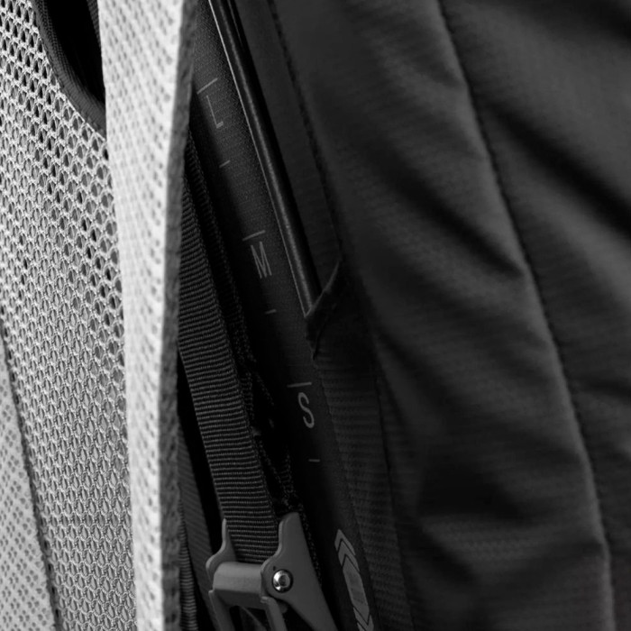 Рюкзак Deuter Futura Air Trek 55 + 10 SL 7403 black-graphite 