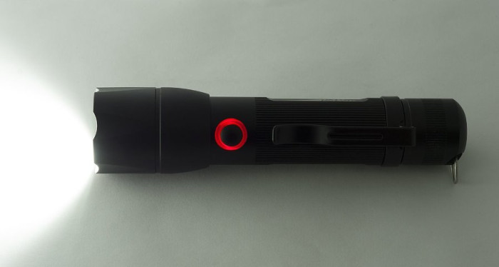 Ліхтар яскравий промінь YLP FALCON F15 