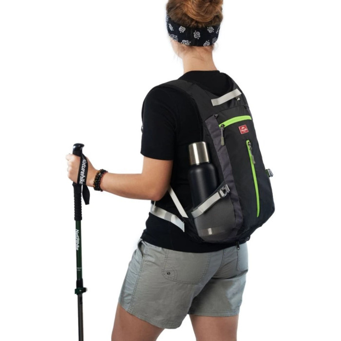 Велорюкзак з чохлом для шолома Naturehike 15 л sky blue NH15C001-B, блакитний 