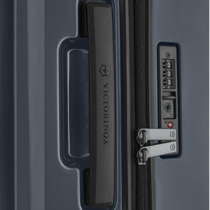 Валіза Victorinox Travel AIROX/Dark Blue L Велика 