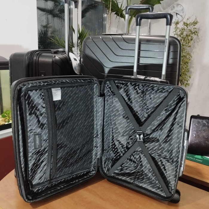 Валіза Swissbrand Eden (M) Black (SWB_LHEDE001M) 