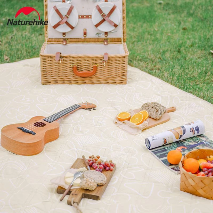 Килимок для пікніка Naturehike 240*200 CNH22DZ025, світло-зелений 