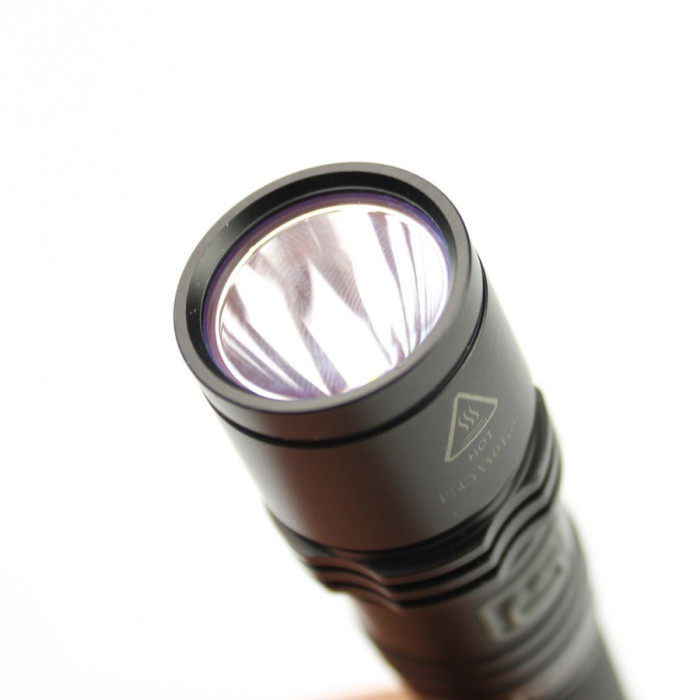 Ліхтар Fenix PD35 повний комплект, є невеликі потертості в торці 