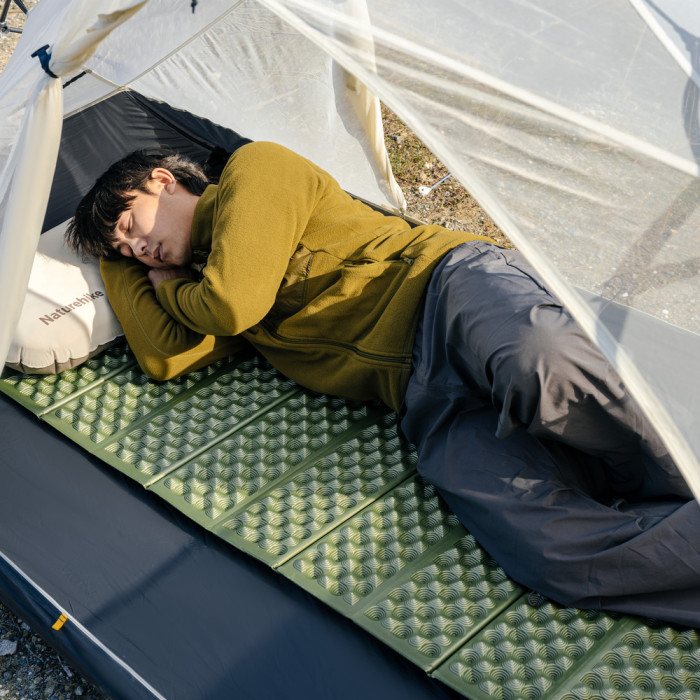 Килимок туристичний складаний одномісний IXPE Naturehike CNK2650WS010 з алюмінієвою плівкою, 200x60x2.3 см, зелений