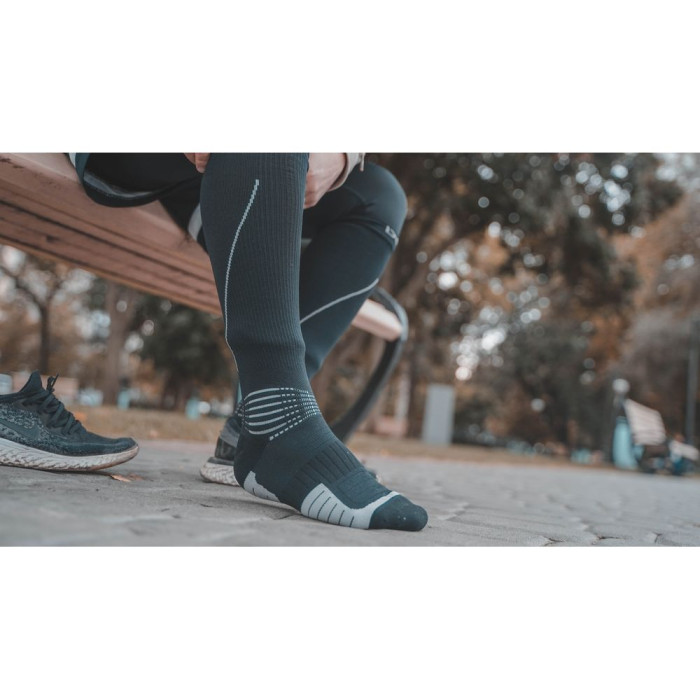 Водонепроникні шкарпетки Dexshell Mudder, чорні з сірими смужками, XL 