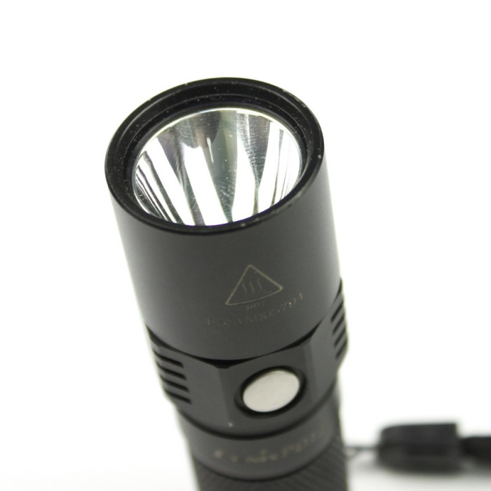 Ліхтар Fenix PD12 невеликі подряпини, є темляк, в коробці 