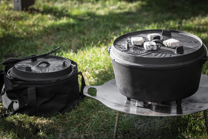 Казан-жарівня чавунна Petromax Dutch Oven ft18 на ніжках 16,1 л 