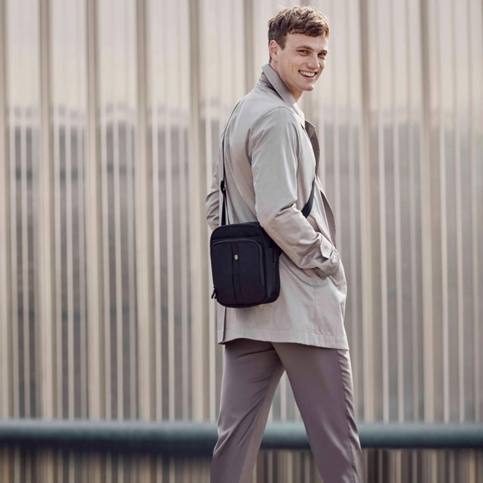 Чоловіча сумка Victorinox Travel TRAVEL ACCESSORIES 5.0/Black 