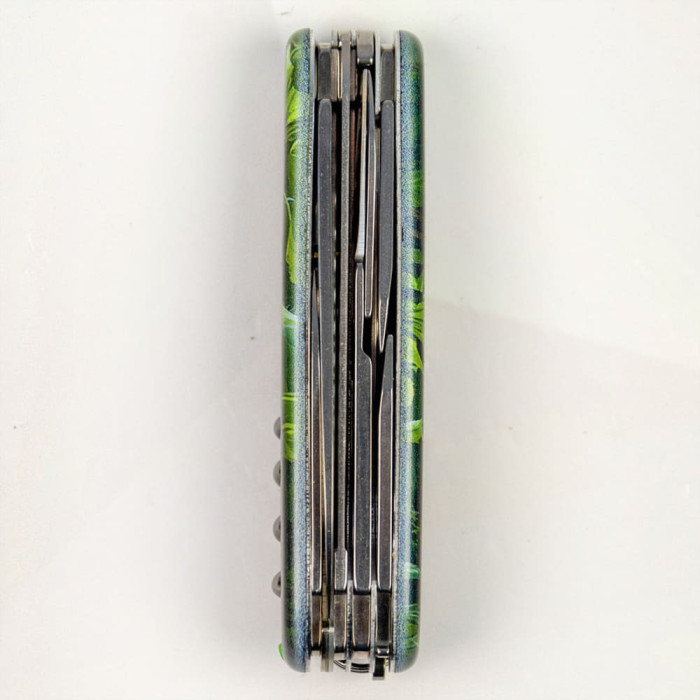 Складаний ніж Victorinox HUNTSMAN ZODIAC Зелений дерев'яний дракон 1.3713.3.Z3240p 