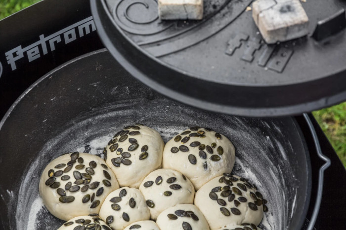 Казан-жарівня чавунна Petromax Dutch Oven ft18 плоске дно 16,1 л 