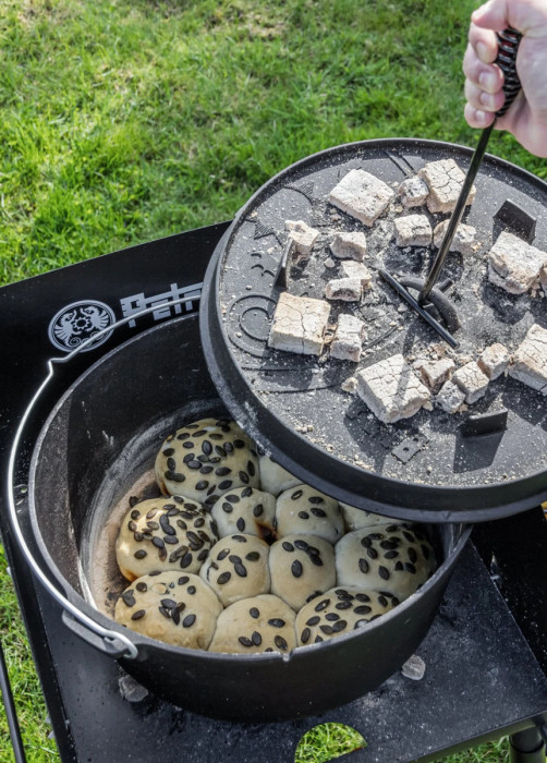 Казан-жарівня чавунна Petromax Dutch Oven ft18 плоске дно 16,1 л 