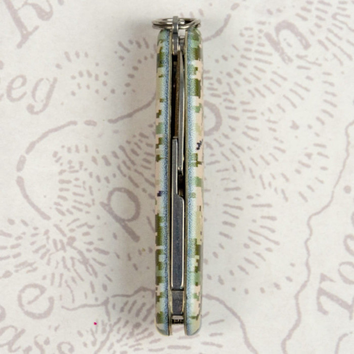 Складаний ніж Victorinox CLASSIC SD ARMY Піксель 0.6223.3.W3940pw