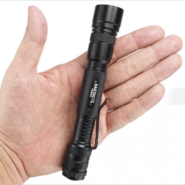 Ліхтар Eagletac P200A2 УФ-випромінювання високої потужності (365 нм) 