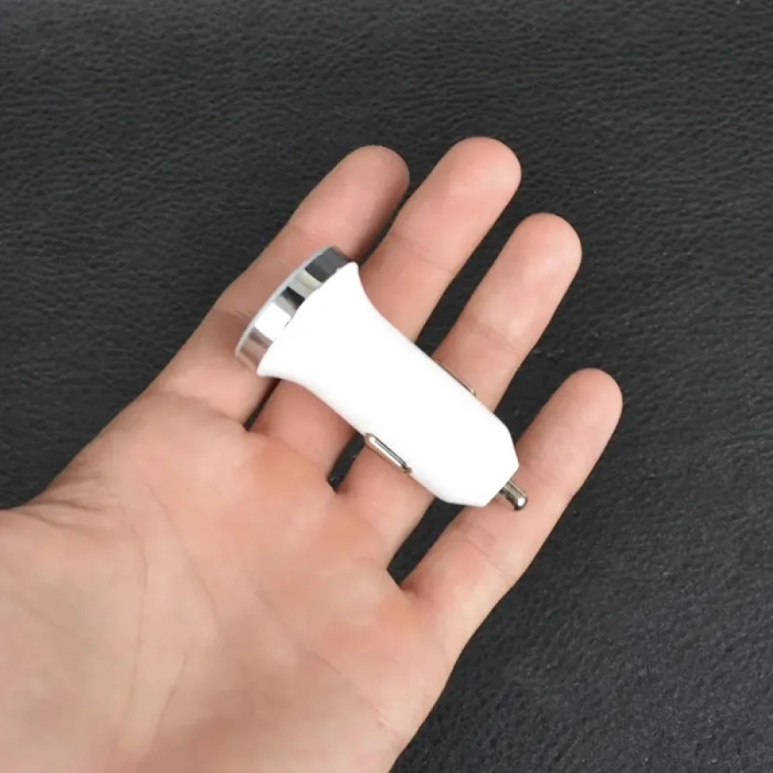 Зарядний пристрій автомобільний RCF-R8 12V-2xUSB (2a) 