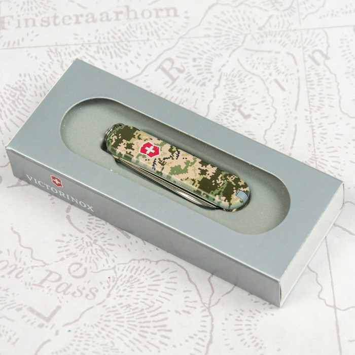Складаний ніж Victorinox CLASSIC SD ARMY Піксель з черв. Лого 0.6223.3.W3941pw
