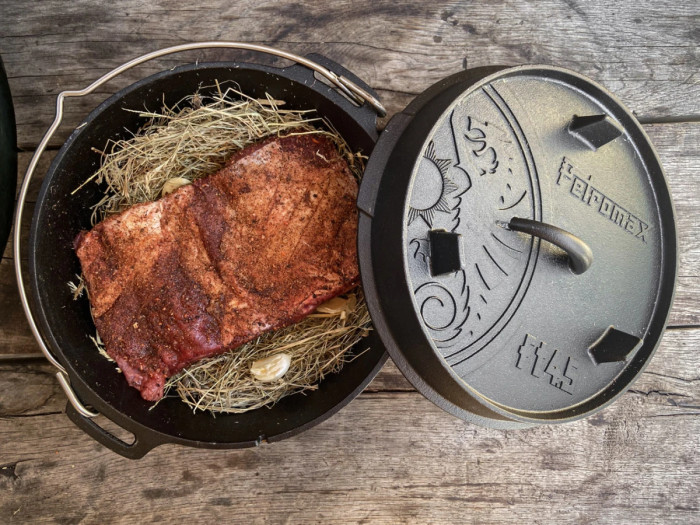 Казан-жарівня чавунна Petromax Dutch Oven ft4.5 плоске дно 3,5 л 