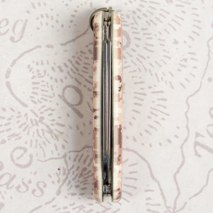 Складаний ніж Victorinox CLASSIC SD ARMY Піксель пісочний 0.6223.7.W3944pw