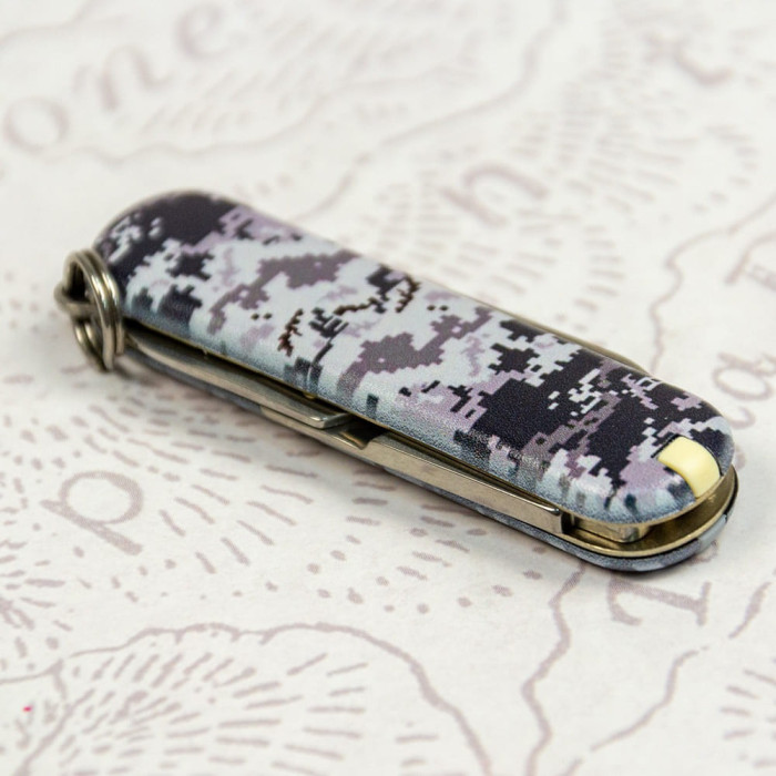 Складаний ніж Victorinox CLASSIC SD ARMY Піксель синій 0.6223.3.W3942pw
