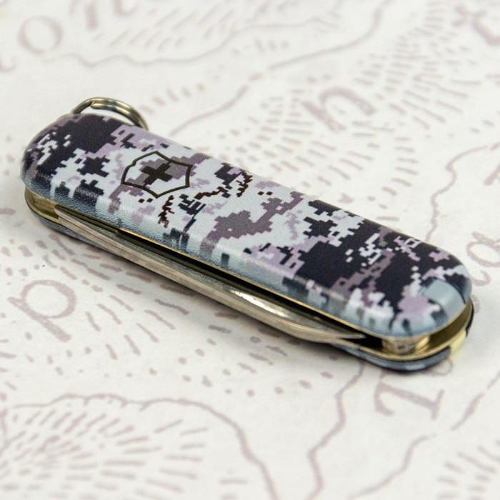 Складаний ніж Victorinox CLASSIC SD ARMY Піксель синій 0.6223.3.W3942pw
