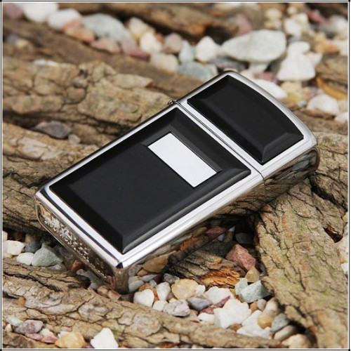 Запальничка Zippo Ultralite Black 1655 
