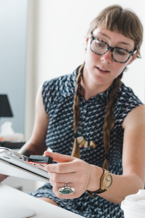 Мигалка задня Knog Plus Rear 20 Lumens Translucent 