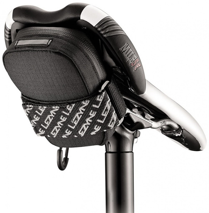 Підсідельна сумка Lezyne ROAD CADDY 0,4 л Y13 чорна 