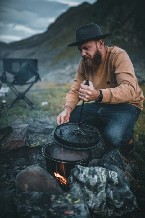 Казан-жарівня чавунна Petromax Dutch Oven ft9 на ніжках 7,5 л 