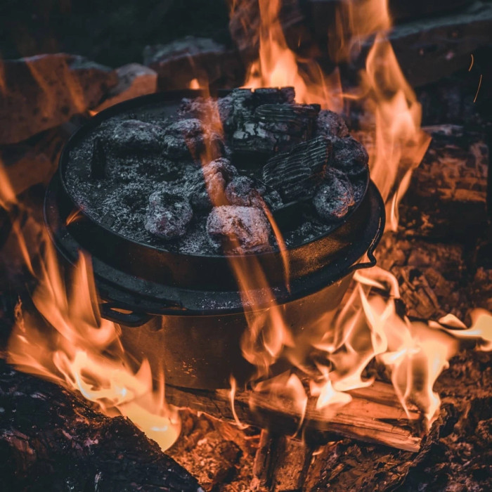 Казан-жарівня чавунна Petromax Dutch Oven ft9 на ніжках 7,5 л 