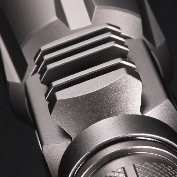 Кишеньковий ліхтар Nitecore P25 SMILODON, 960 люмен (чорний) 