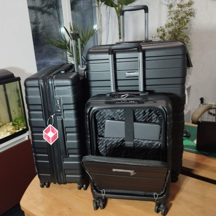 Валіза Swissbrand Freya (S) Black (SWB_LHFRE001S) 