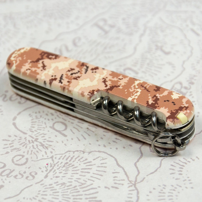 Складаний ніж Victorinox CLIMBER ARMY Піксель пісочний 1.3703.7.W3944p