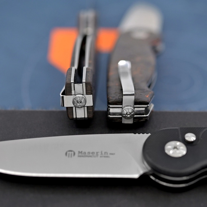Ніж Maserin Summit, Magnacut, fat carbon, темно-кораловий 