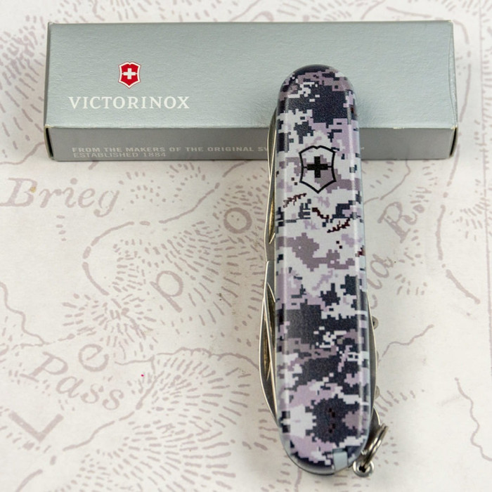 Складаний ніж Victorinox CLIMBER ARMY Піксель синій 1.3703.3.W3942p