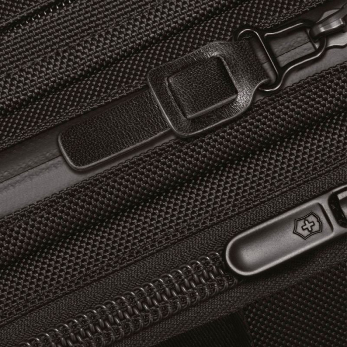 Наплічна сумка Victorinox Lexicon Professional /Black Lexington 15 (Vt601114) 