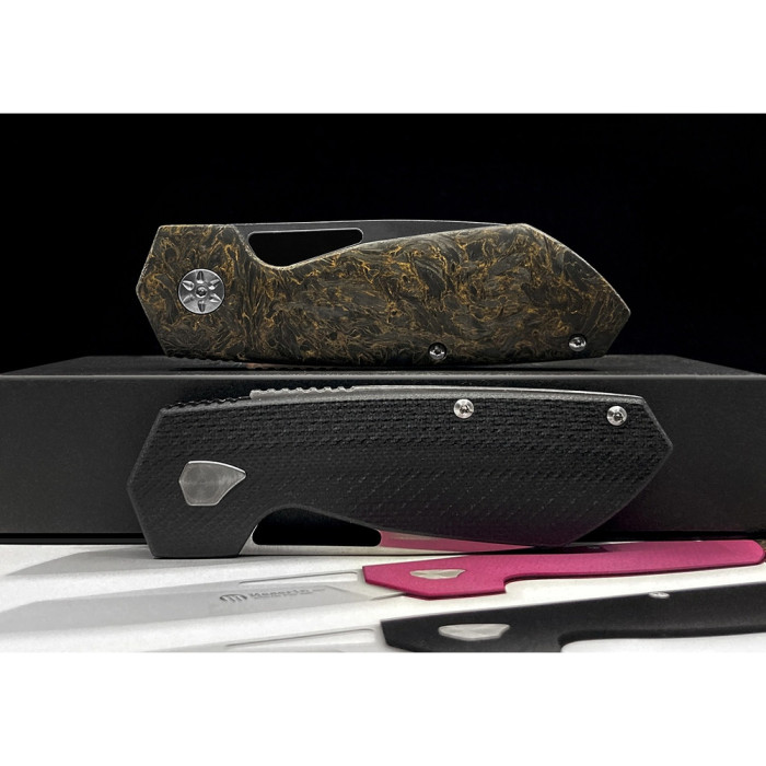 Ніж Maserin W2, M390, fat carbon, чорно-золотистий 
