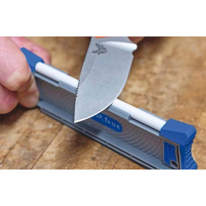 Точило Benchmade "14° Guided hone tool", кераміка+шкіра, 14 градусів 