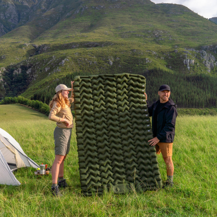 Матрац туристичний надувний двомісний Naturehike CNK2550WS019, 200 х 125 х 9.5 см, зелений із вбудованою помпою для надування