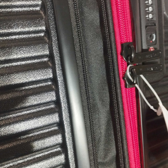 Валіза Swissbrand Nara (S) Black/Red (SWB_LHNAA010S) 