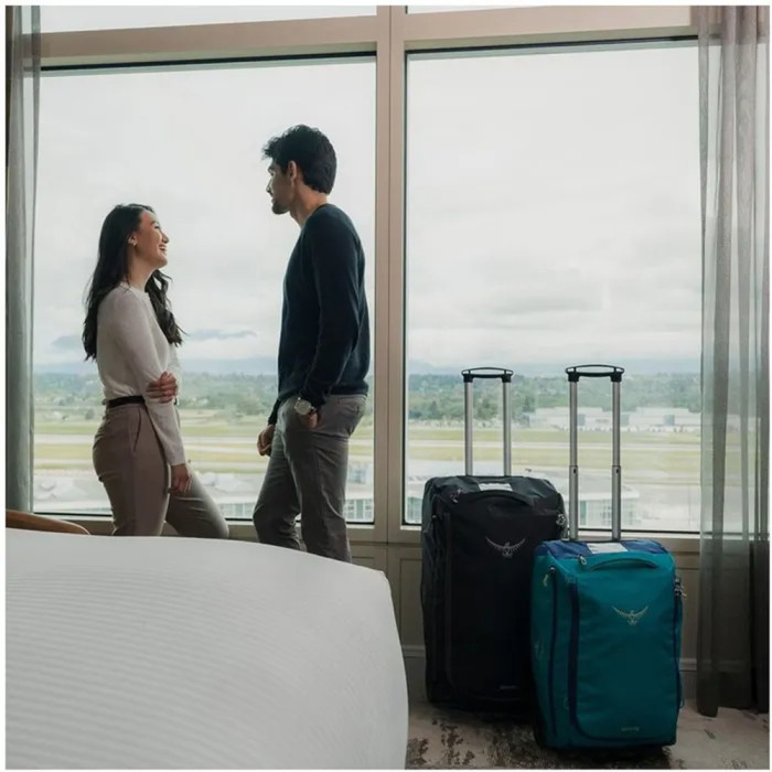 Сумка на колесах Osprey Daylite Carry-On Wheeled Duffel 40 night shift blue - O/S - темно-синій 