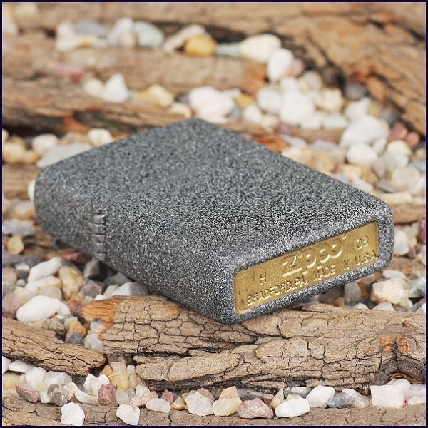 Запальничка Zippo Iron Stone 211 