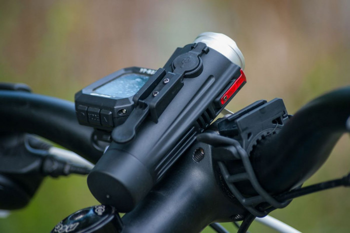 Велофара Fenix BC21R XM-L2 T6 натуральний білий Світлодіод 