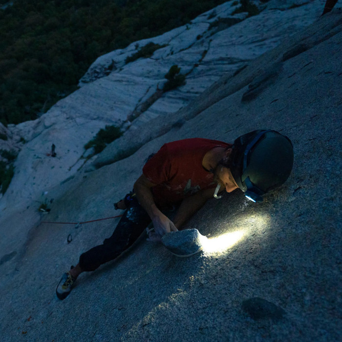 Ліхтар налобний Black Diamond Cosmo 350 Creek Blue 