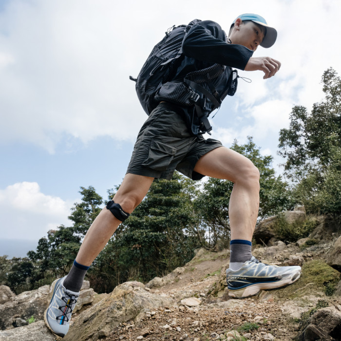 Бандаж на коліно трикотажний Naturehike Qingjia CNK2650DS014, універсальний розмір, чорний